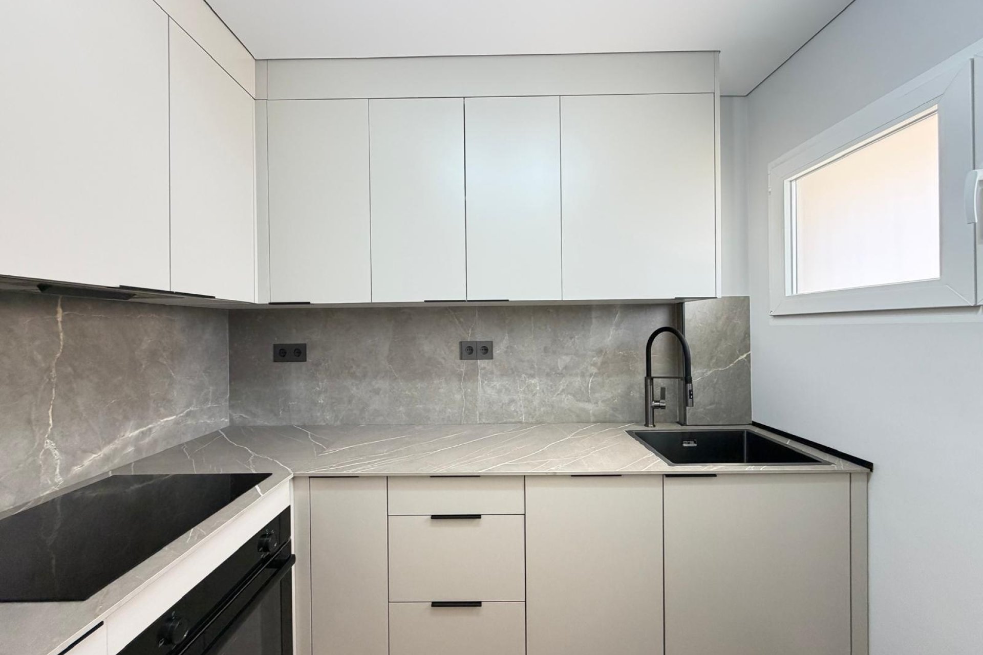 Resale - Apartment -
Torrevieja - Punta Prima