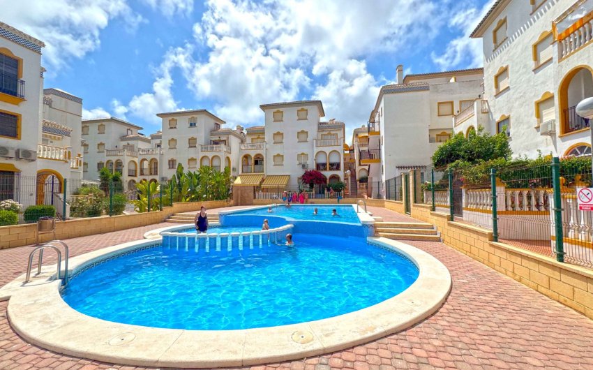Resale - Apartment -
Torrevieja - Torrelamata - La Mata