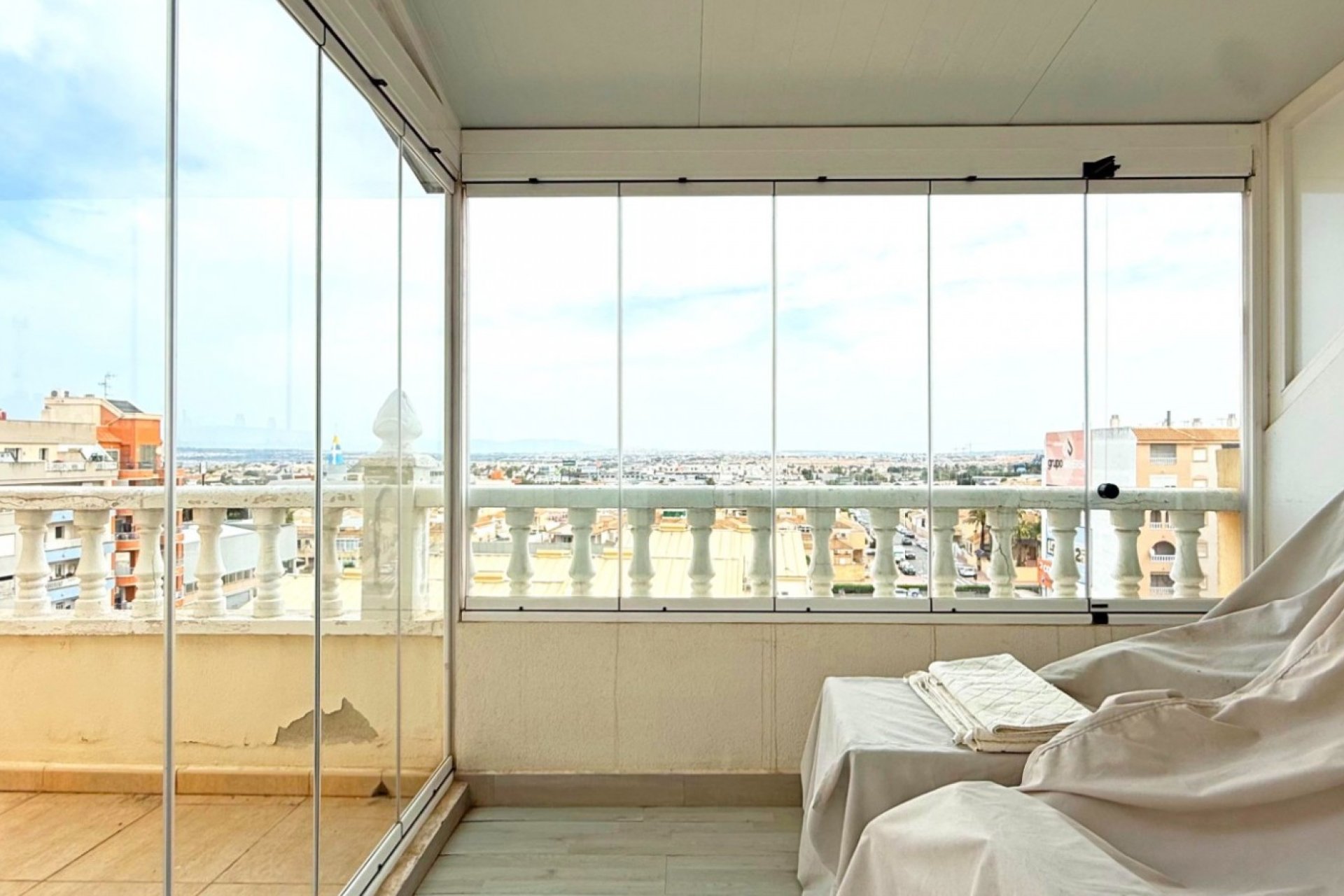 Resale - Apartment -
Torrevieja