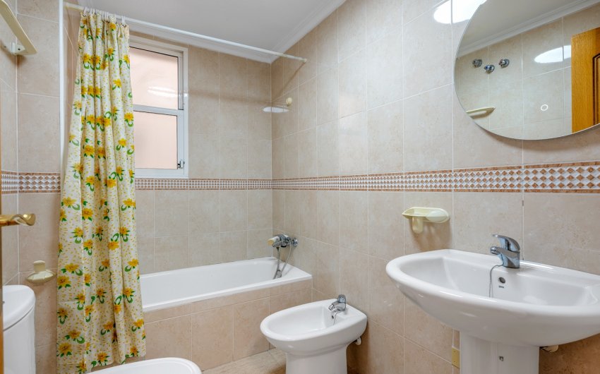 Resale - Apartment -
Torrevieja