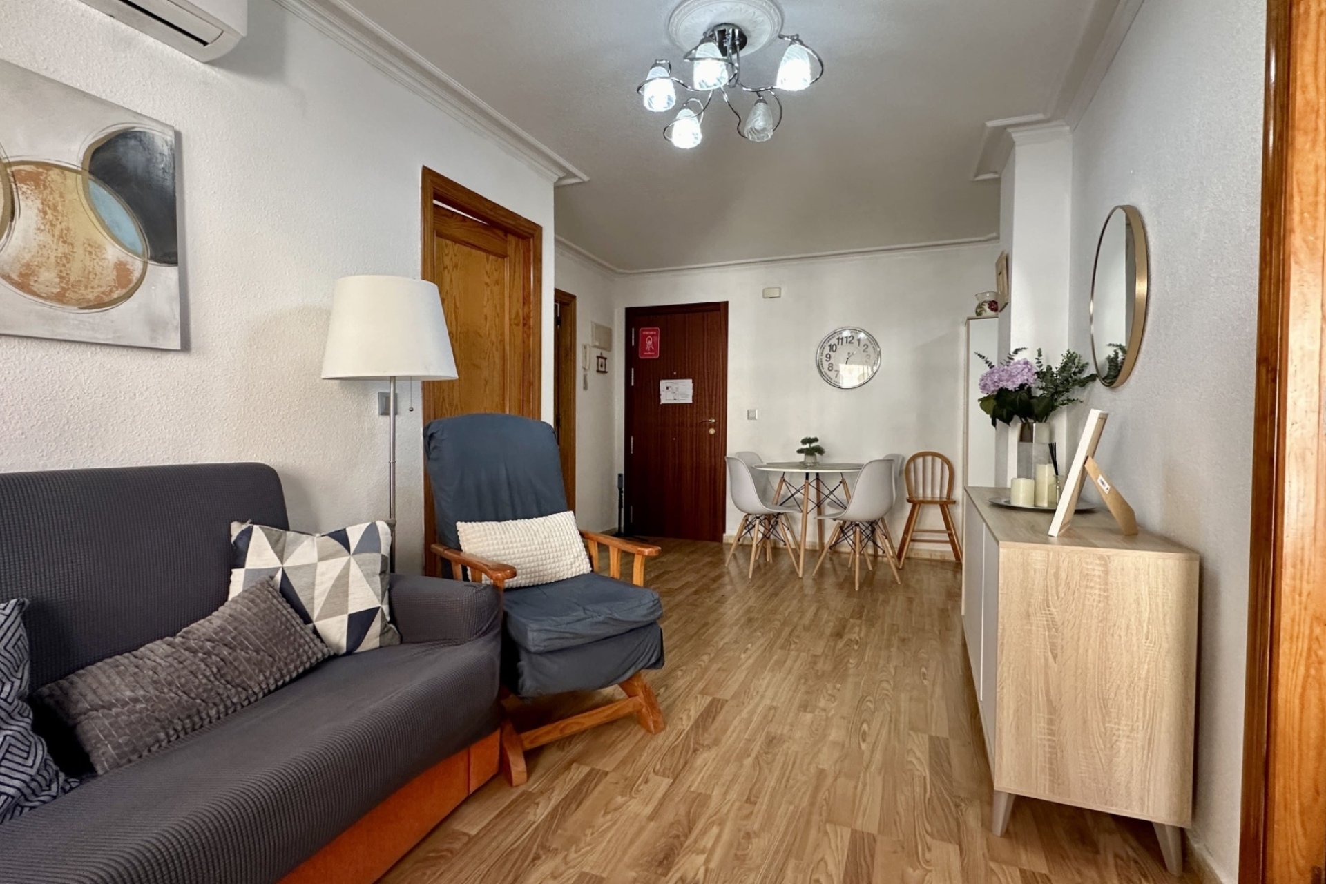 Resale - Apartment -
Torrevieja