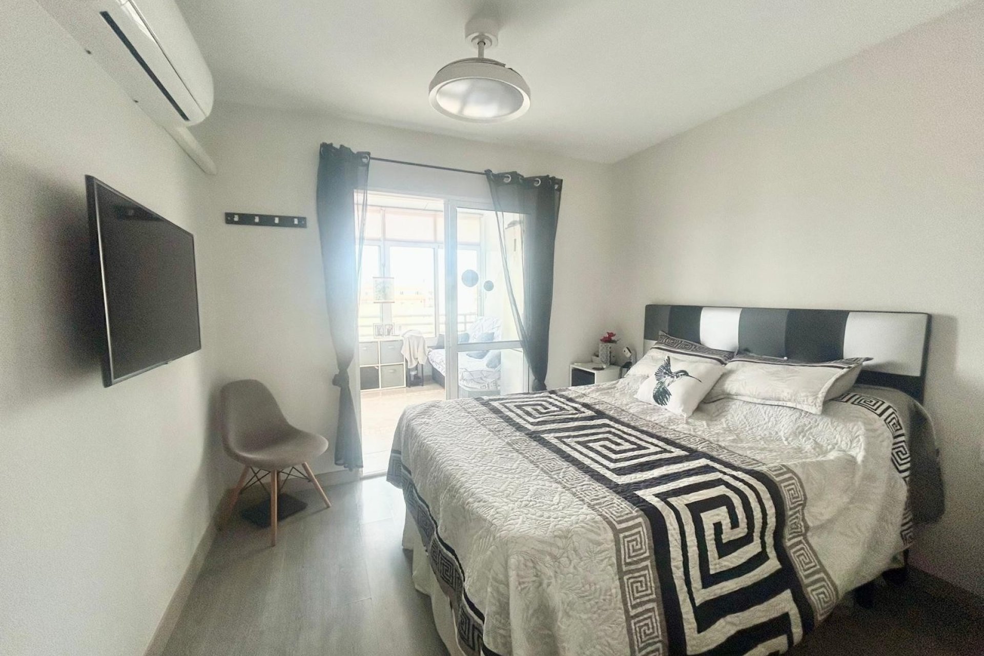 Resale - Apartment -
Torrevieja