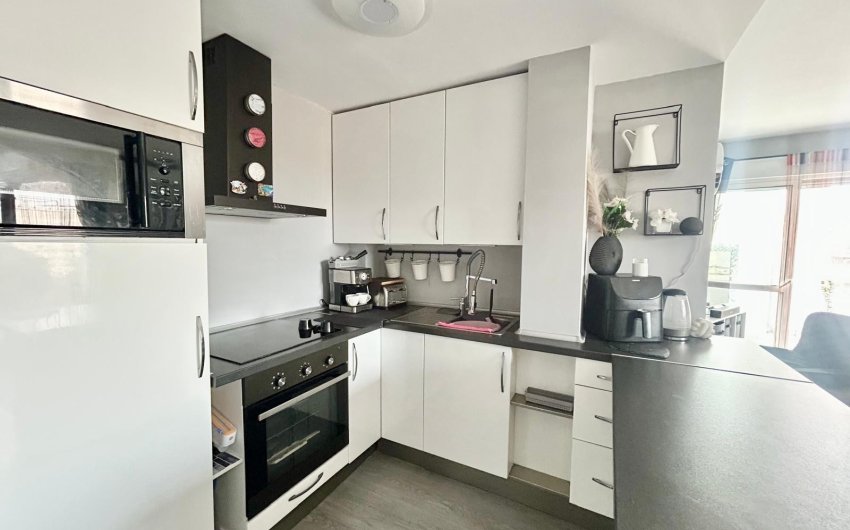 Resale - Apartment -
Torrevieja