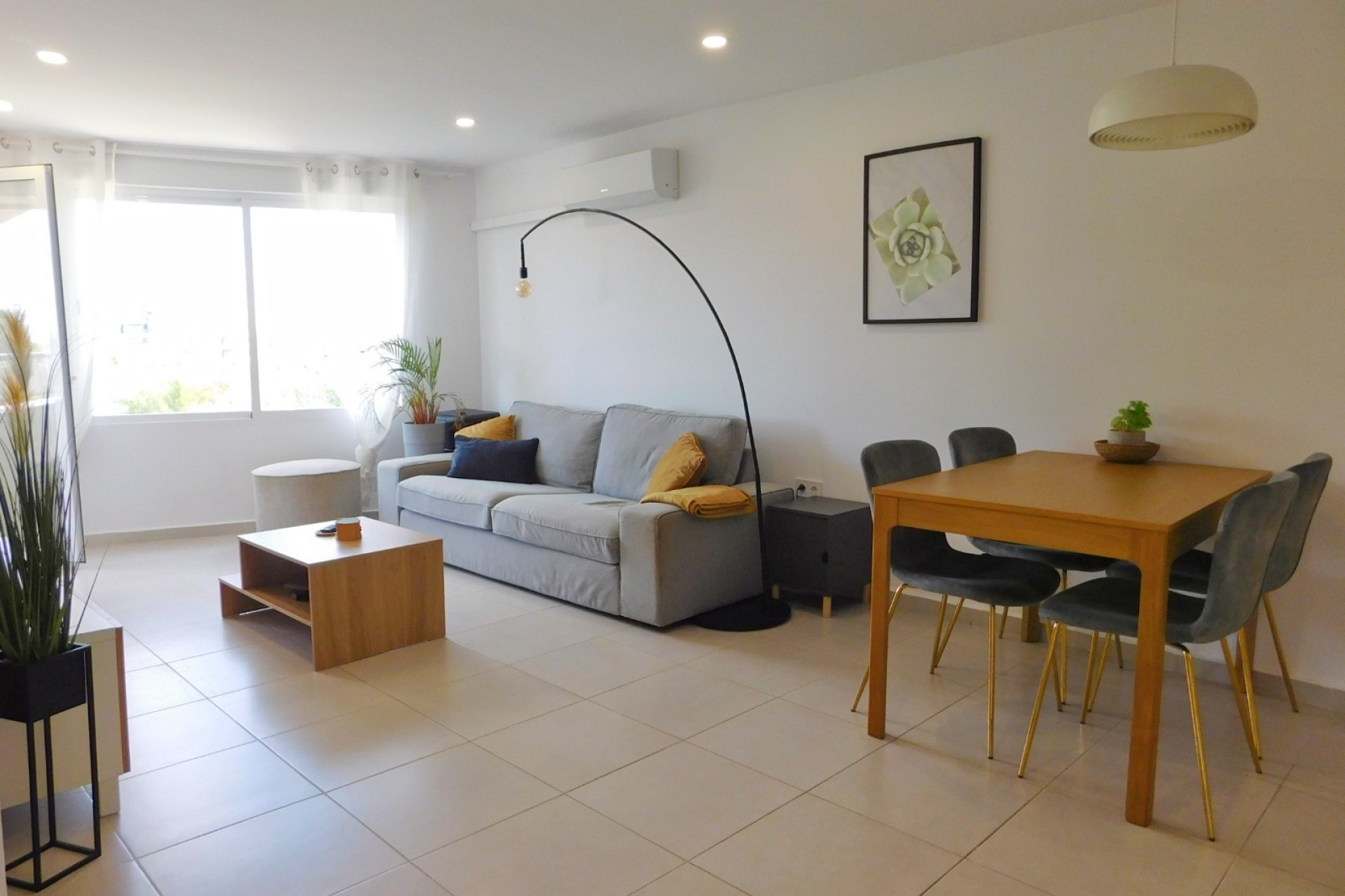 Resale - Apartment -
Torrevieja