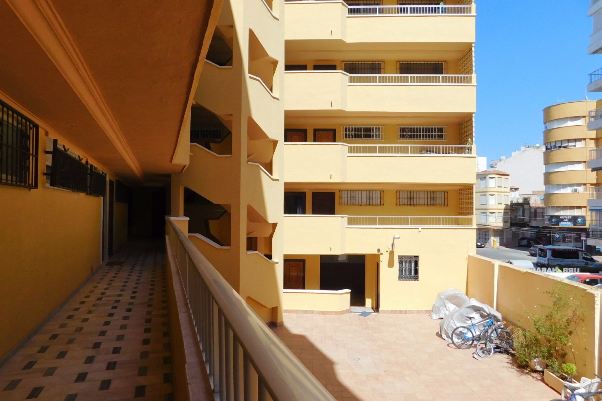 Resale - Apartment -
Torrevieja