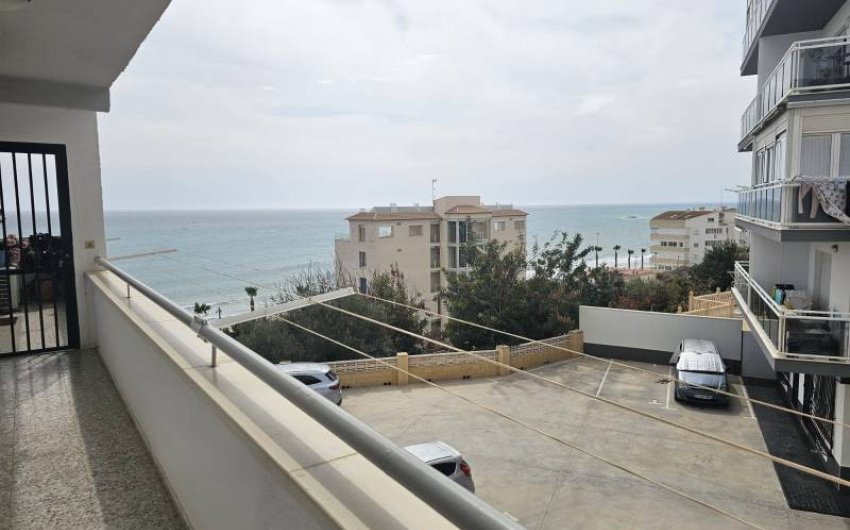 Resale - Apartment -
Villajoyosa - Barberes Sur/ Palasiet