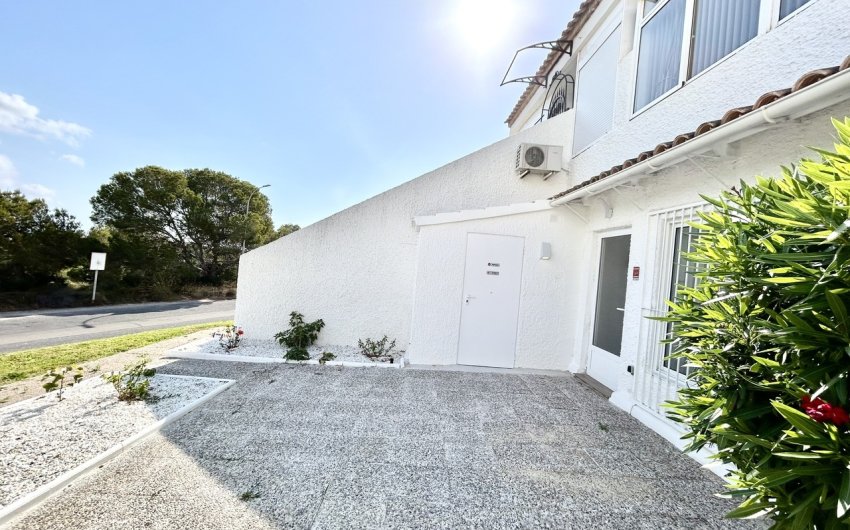Resale - Apartment -
Villamartin - Costa Blanca