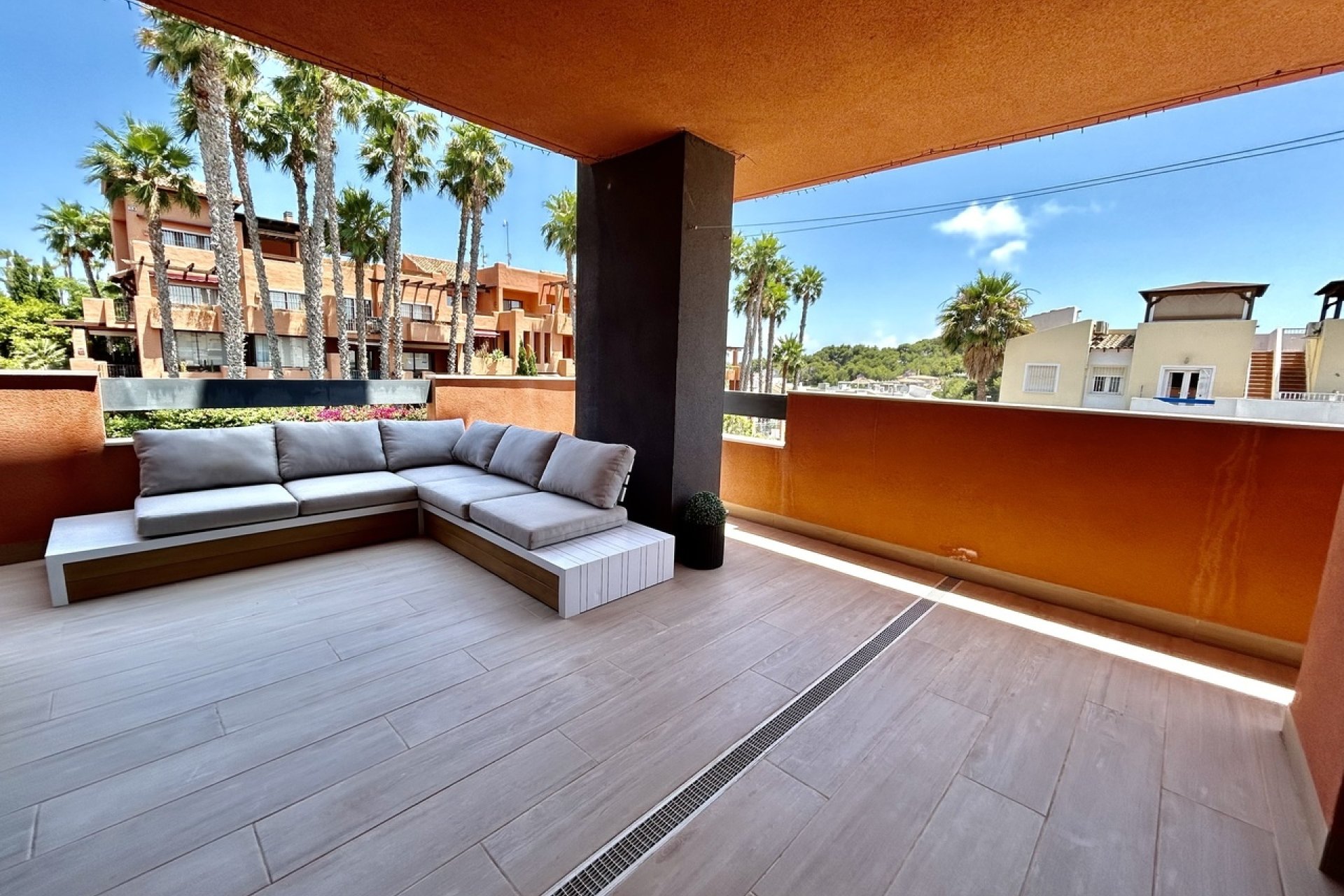 Resale - Apartment -
Villamartin - Costa Blanca
