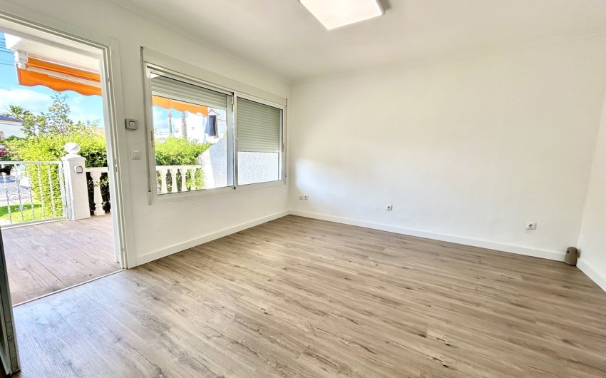 Resale - Apartment -
Villamartin - Costa Blanca