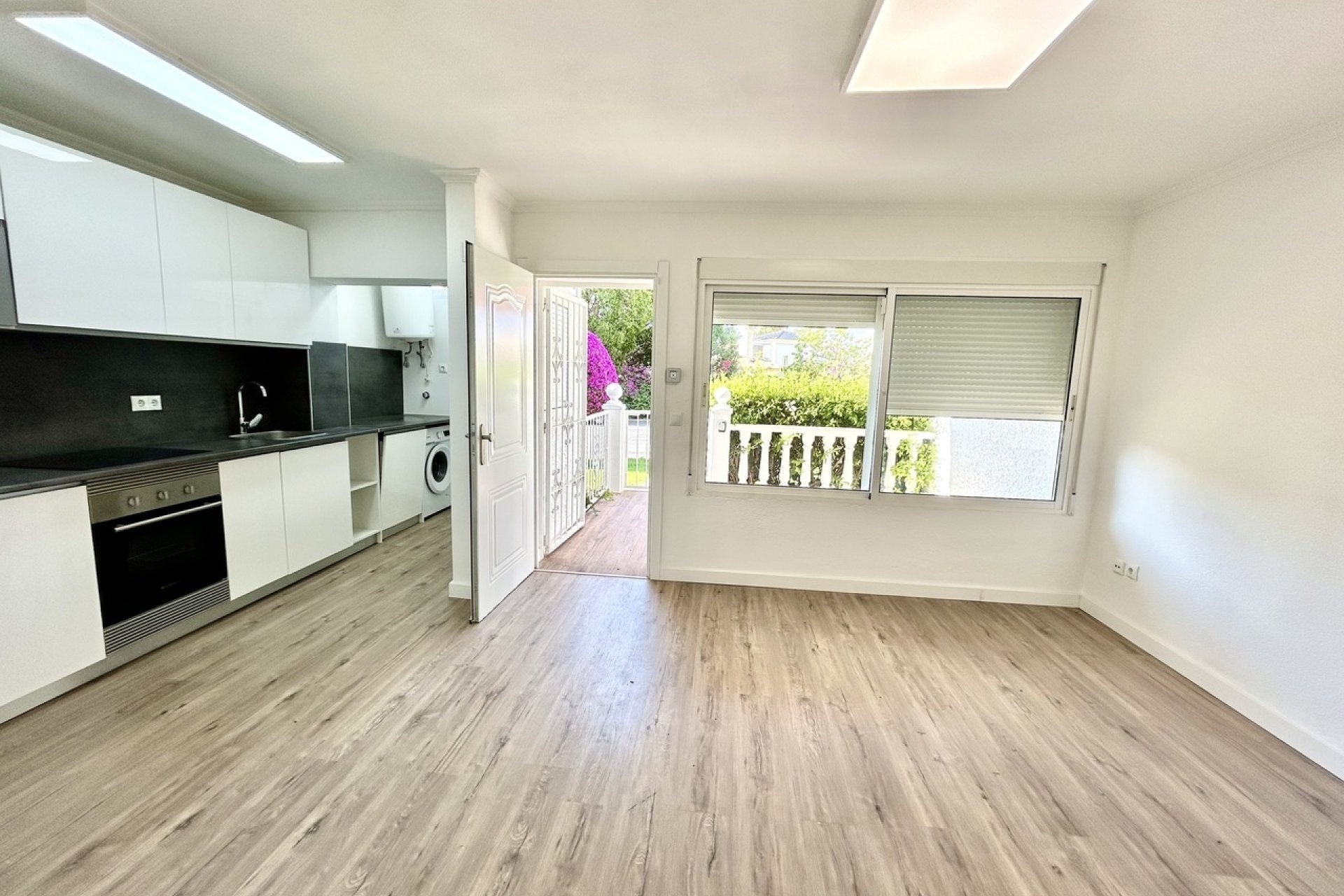 Resale - Apartment -
Villamartin - Costa Blanca