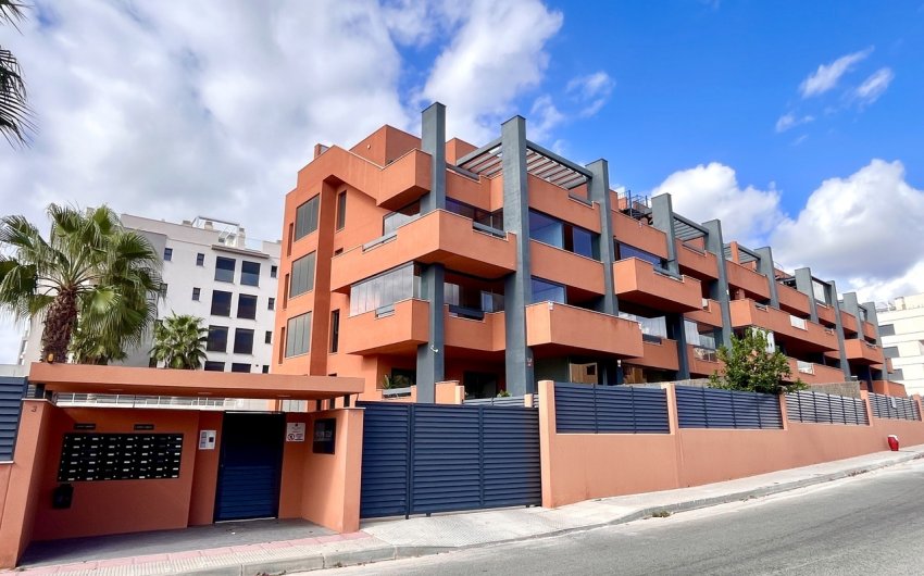 Resale - Apartment -
Villamartin - Costa Blanca