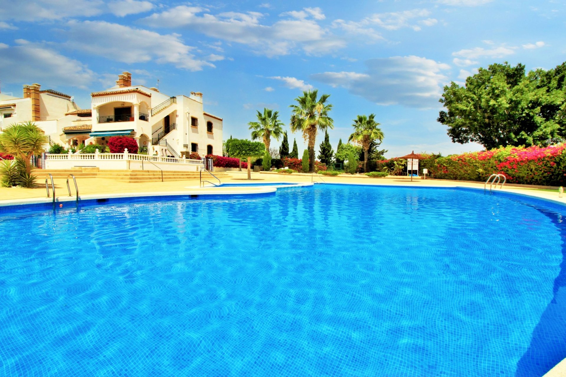 Resale - Apartment -
Villamartín - PAU 8