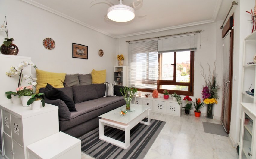 Resale - Apartment -
Villamartín - PAU 8