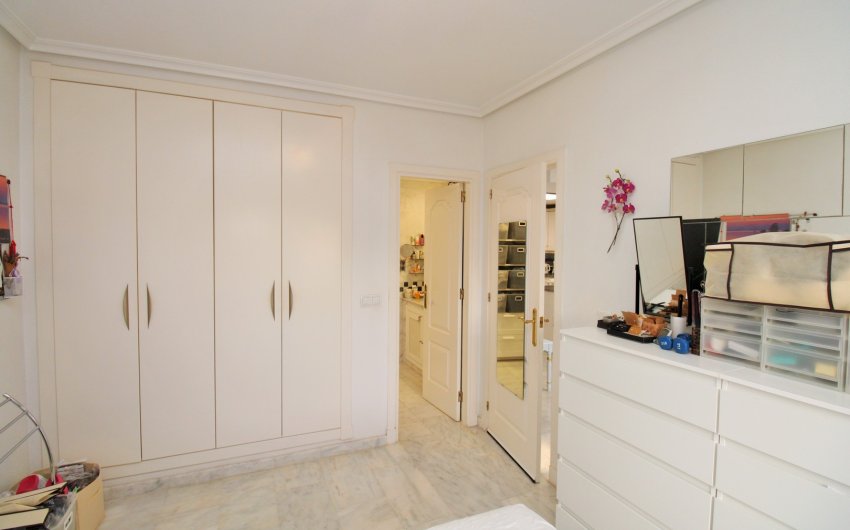 Resale - Apartment -
Villamartín - PAU 8