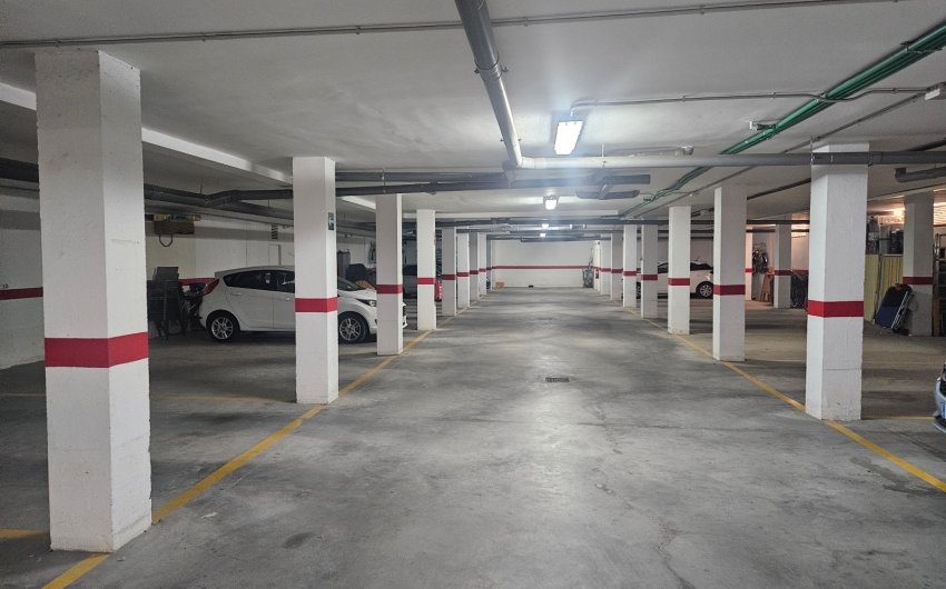 Resale - Apartment -
Villamartín - PAU 8