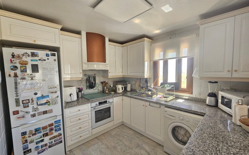 Resale - Apartment -
Villamartín - PAU 8