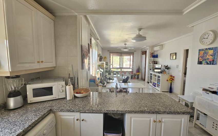 Resale - Apartment -
Villamartín - PAU 8