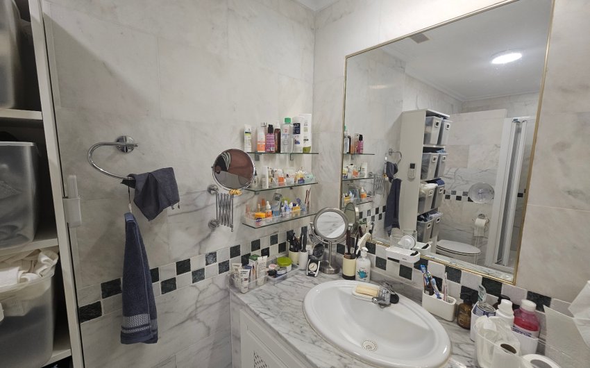 Resale - Apartment -
Villamartín - PAU 8