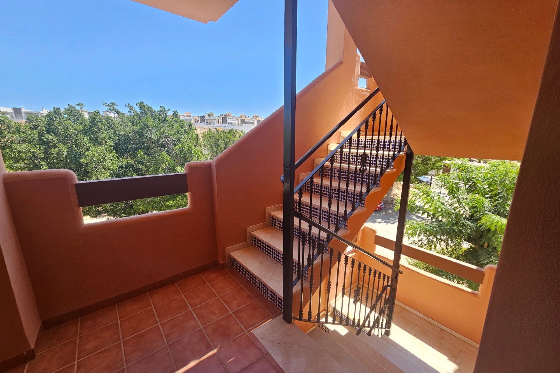 Resale - Apartment -
Villamartín - PAU 8