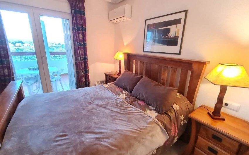 Resale - Apartment -
Villamartín - PAU 8