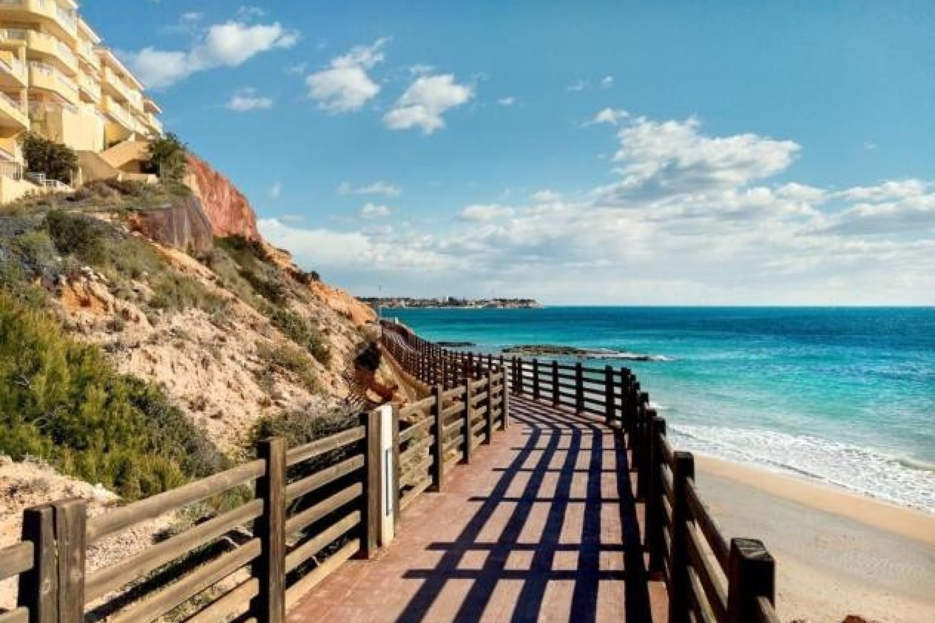 Resale - Apartment -
Villamartín - PAU 8