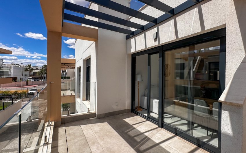 Resale - Bungalow -
Orihuela Costa - Costa Blanca