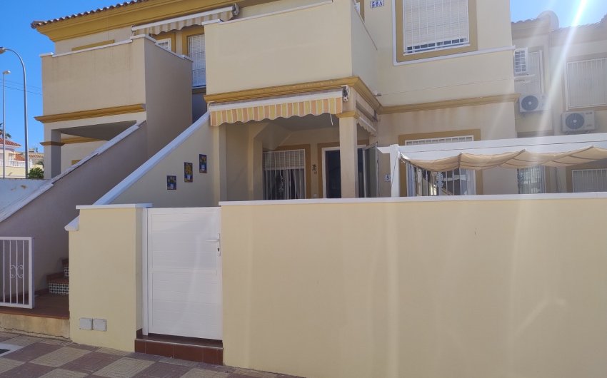 Resale - Bungalow -
Orihuela Costa - Costa Blanca