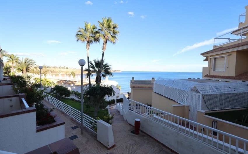 Resale - Bungalow -
Orihuela Costa - Costa Blanca