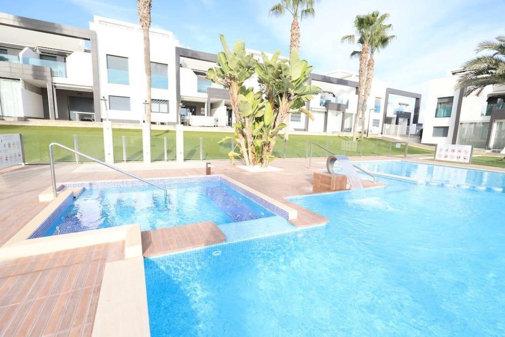 Resale - Bungalow -
Orihuela Costa - Costa Blanca