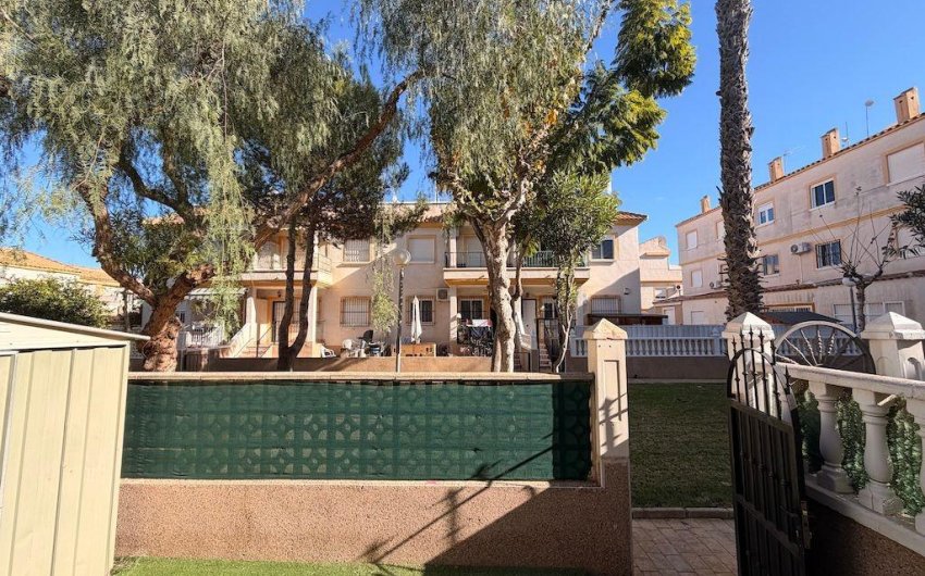 Resale - Bungalow -
Orihuela Costa - Costa Blanca
