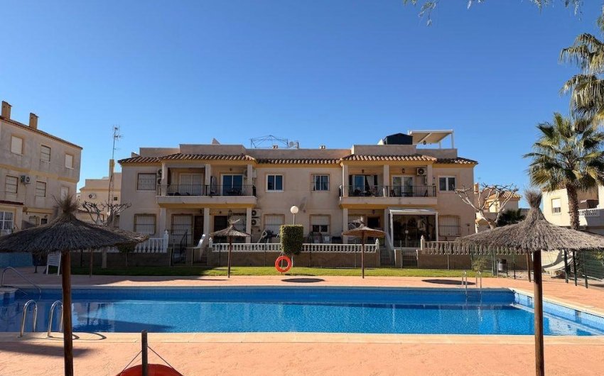 Resale - Bungalow -
Orihuela Costa - Costa Blanca