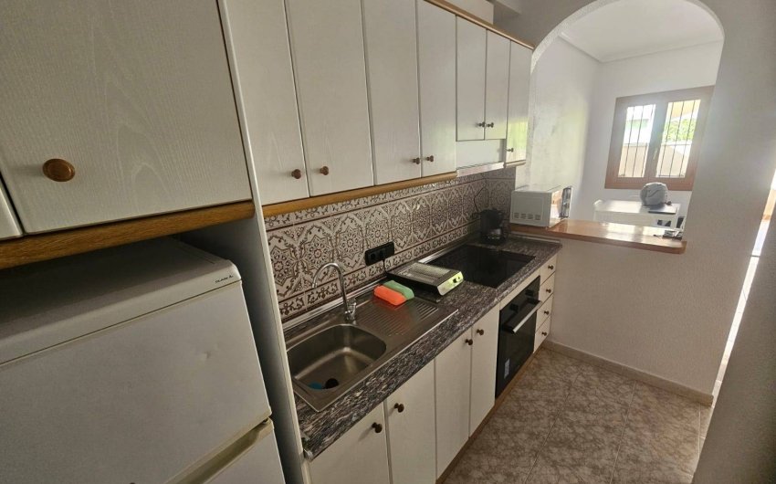 Resale - Bungalow -
Orihuela Costa - La Zenia