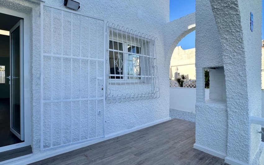 Resale - Bungalow -
Orihuela Costa - Las Filipinas