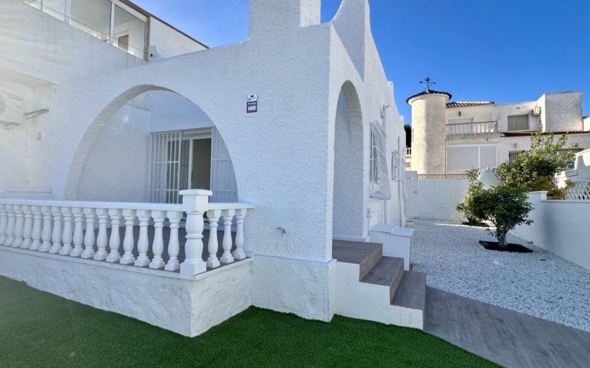 Resale - Bungalow -
Orihuela Costa - Las Filipinas