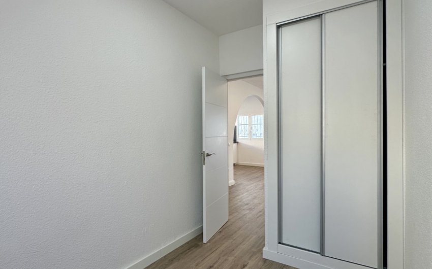 Resale - Bungalow -
Orihuela Costa - Las Filipinas