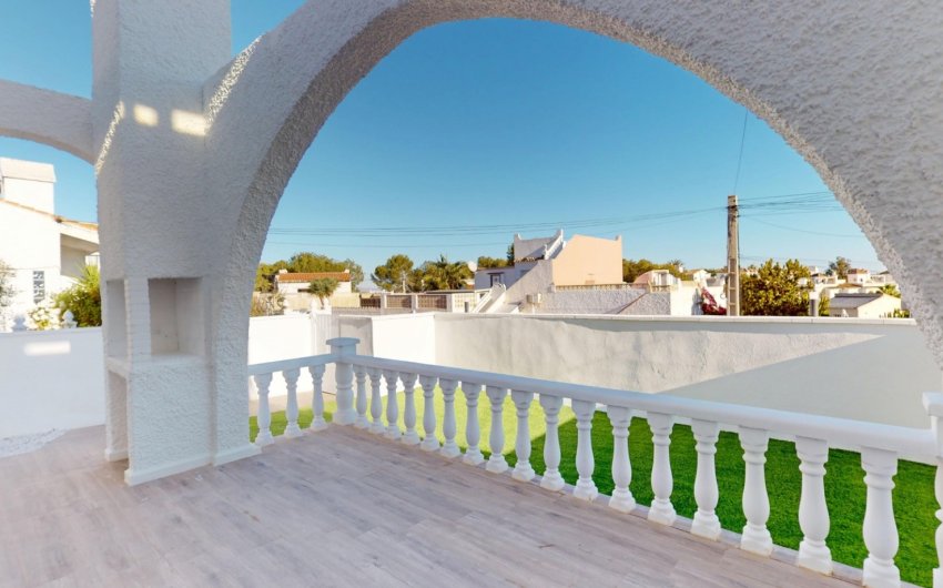 Resale - Bungalow -
Orihuela Costa - Las Filipinas