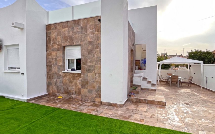 Resale - Bungalow -
Orihuela Costa - Playa Flamenca