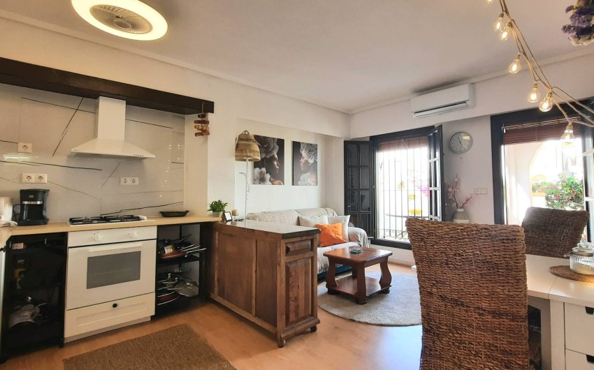 Resale - Bungalow -
Torrevieja - La Mata