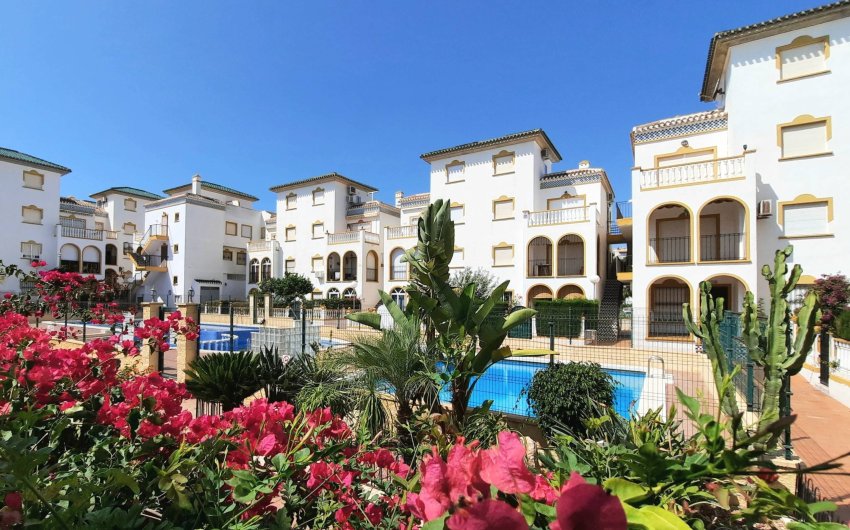 Resale - Bungalow -
Torrevieja - La Mata