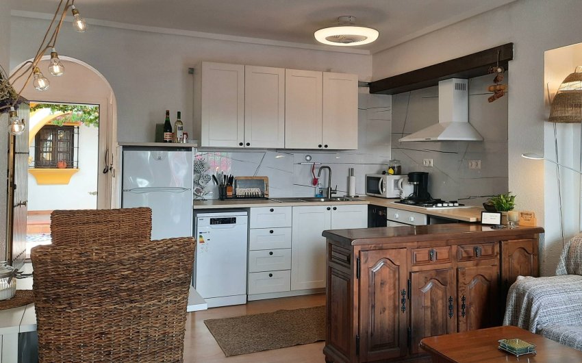 Resale - Bungalow -
Torrevieja - La Mata