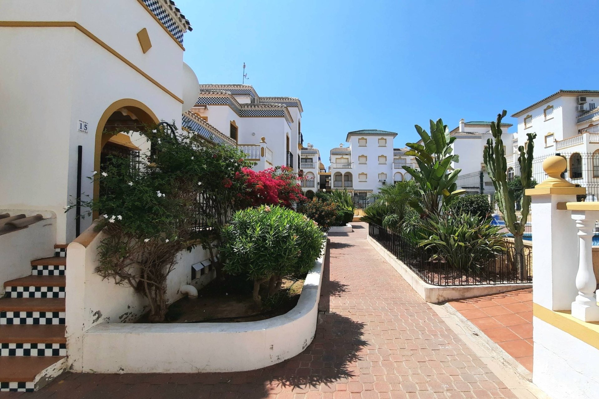Resale - Bungalow -
Torrevieja - La Mata