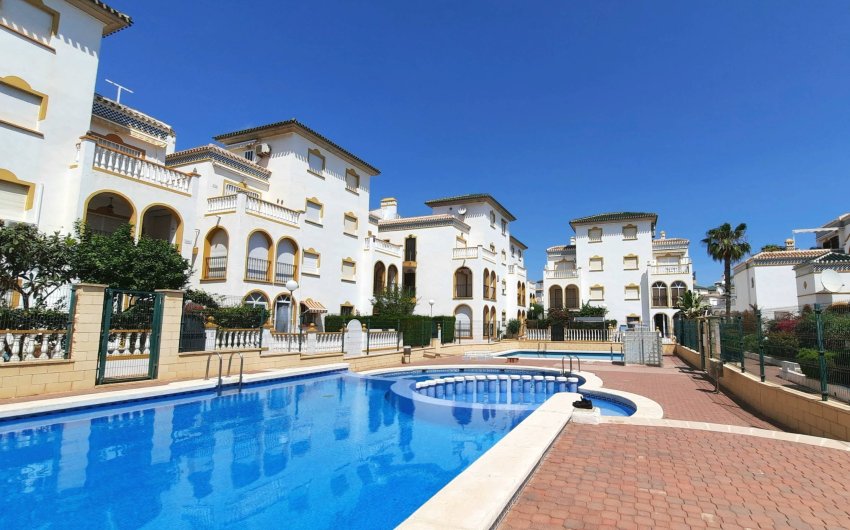Resale - Bungalow -
Torrevieja - La Mata