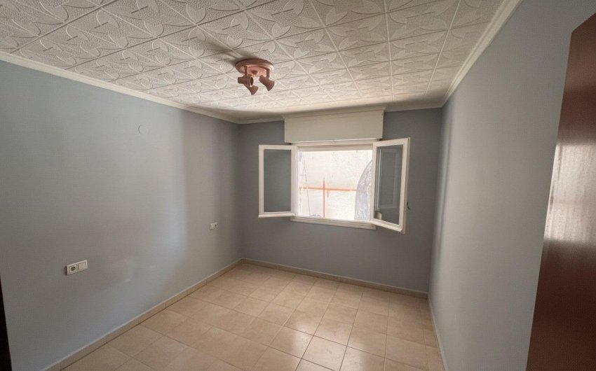 Resale - Bungalow -
Torrevieja - La Siesta - El Salado - Torreta