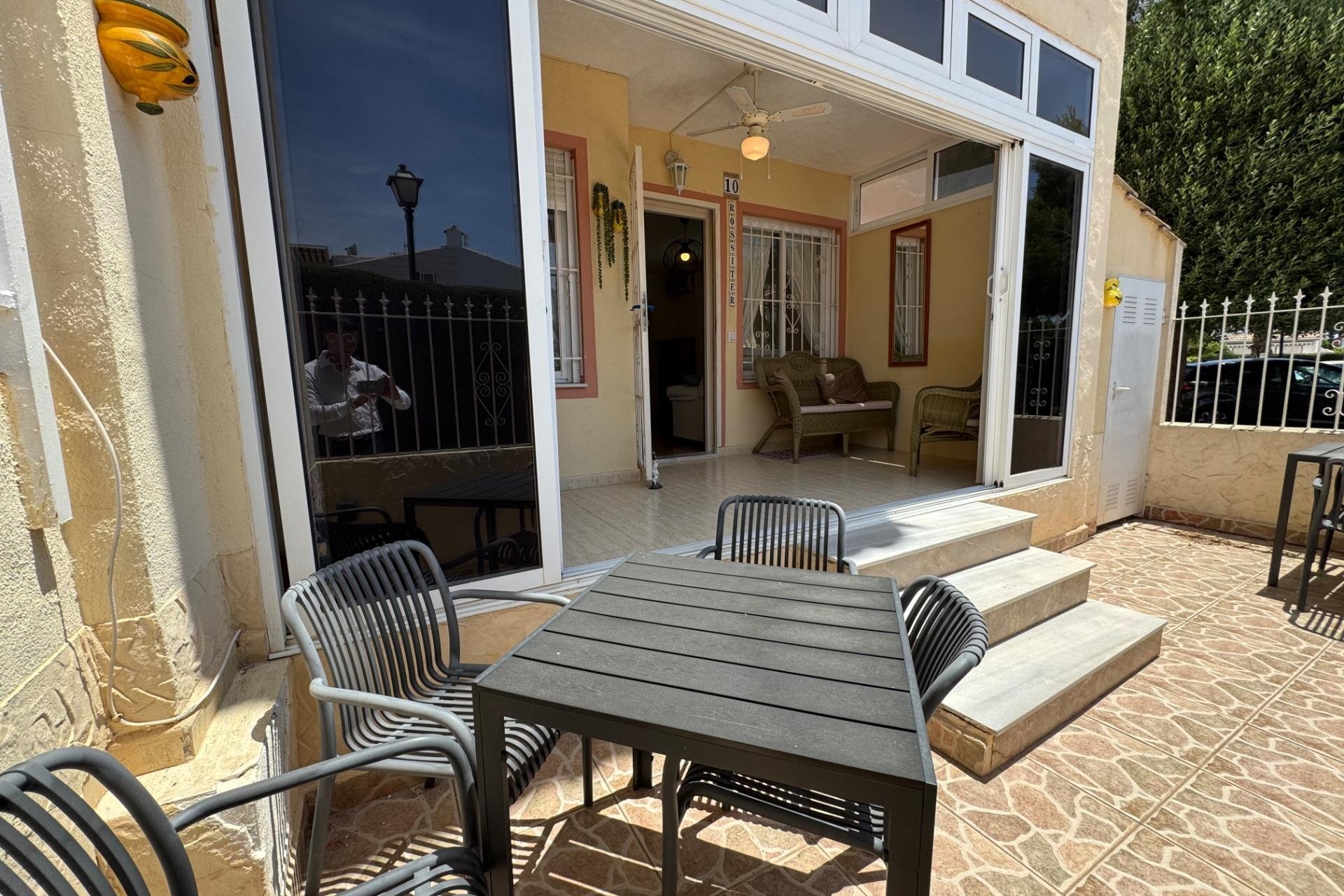 Resale - Bungalow -
Torrevieja - La Siesta - El Salado - Torreta