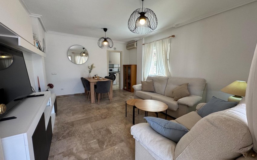 Resale - Bungalow -
Torrevieja - La Siesta - El Salado - Torreta