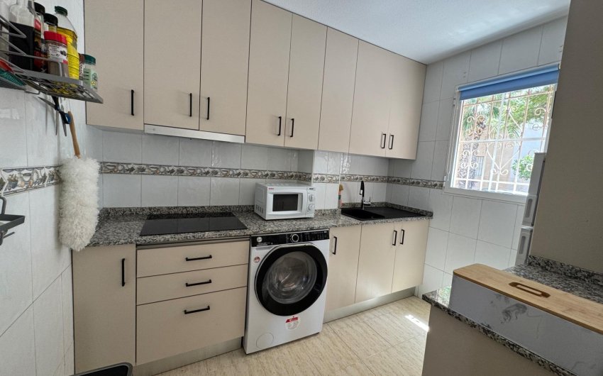 Resale - Bungalow -
Torrevieja - La Siesta - El Salado - Torreta