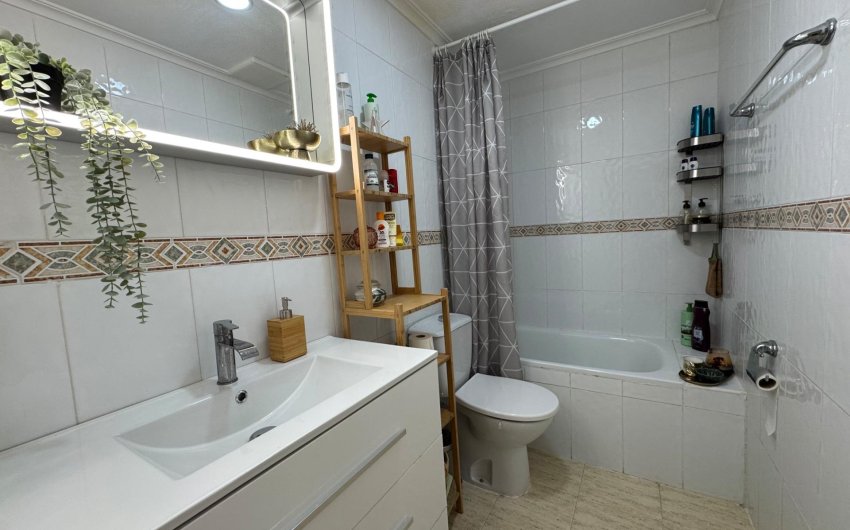 Resale - Bungalow -
Torrevieja - La Siesta - El Salado - Torreta