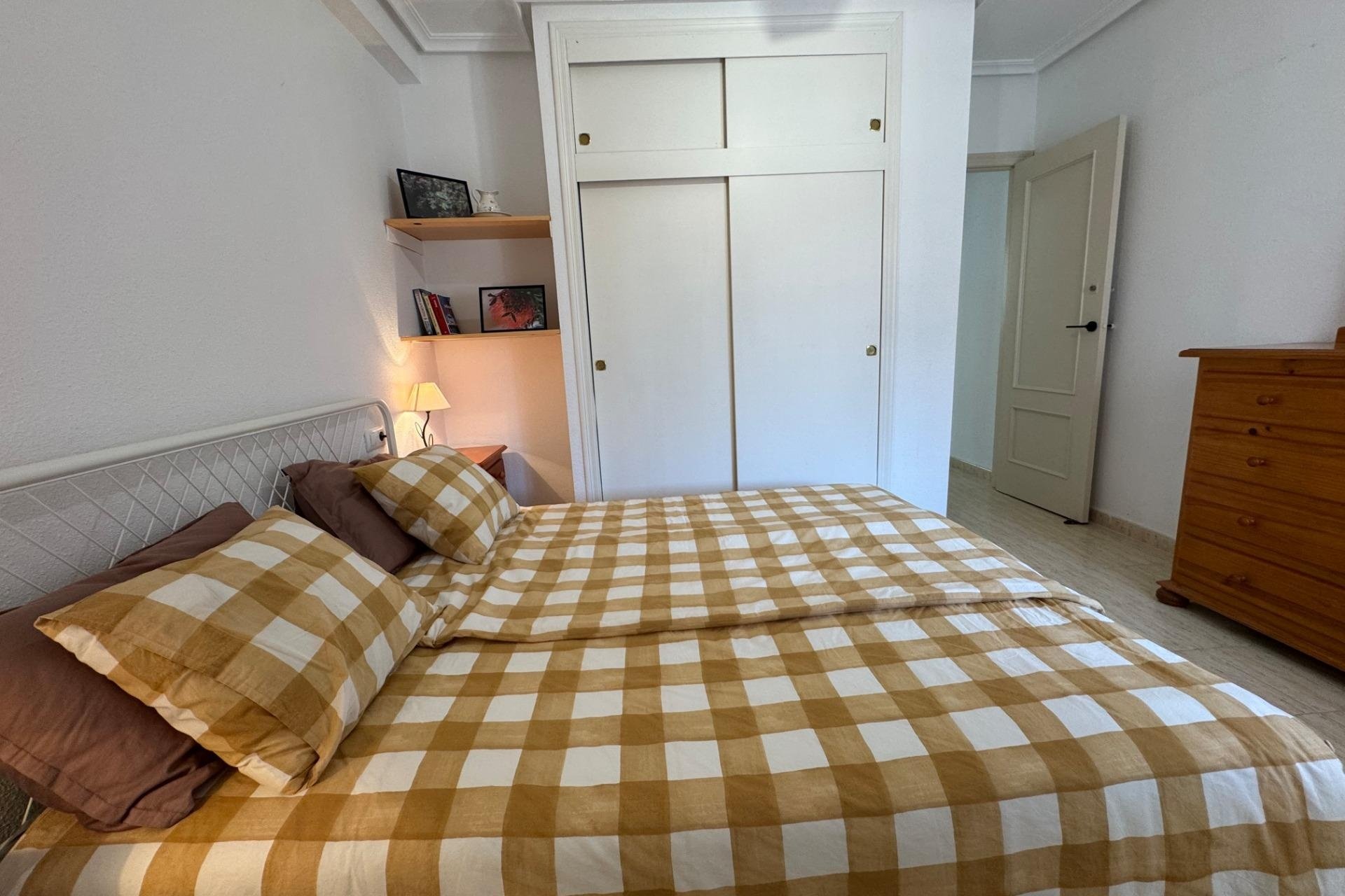 Resale - Bungalow -
Torrevieja - La Siesta - El Salado - Torreta