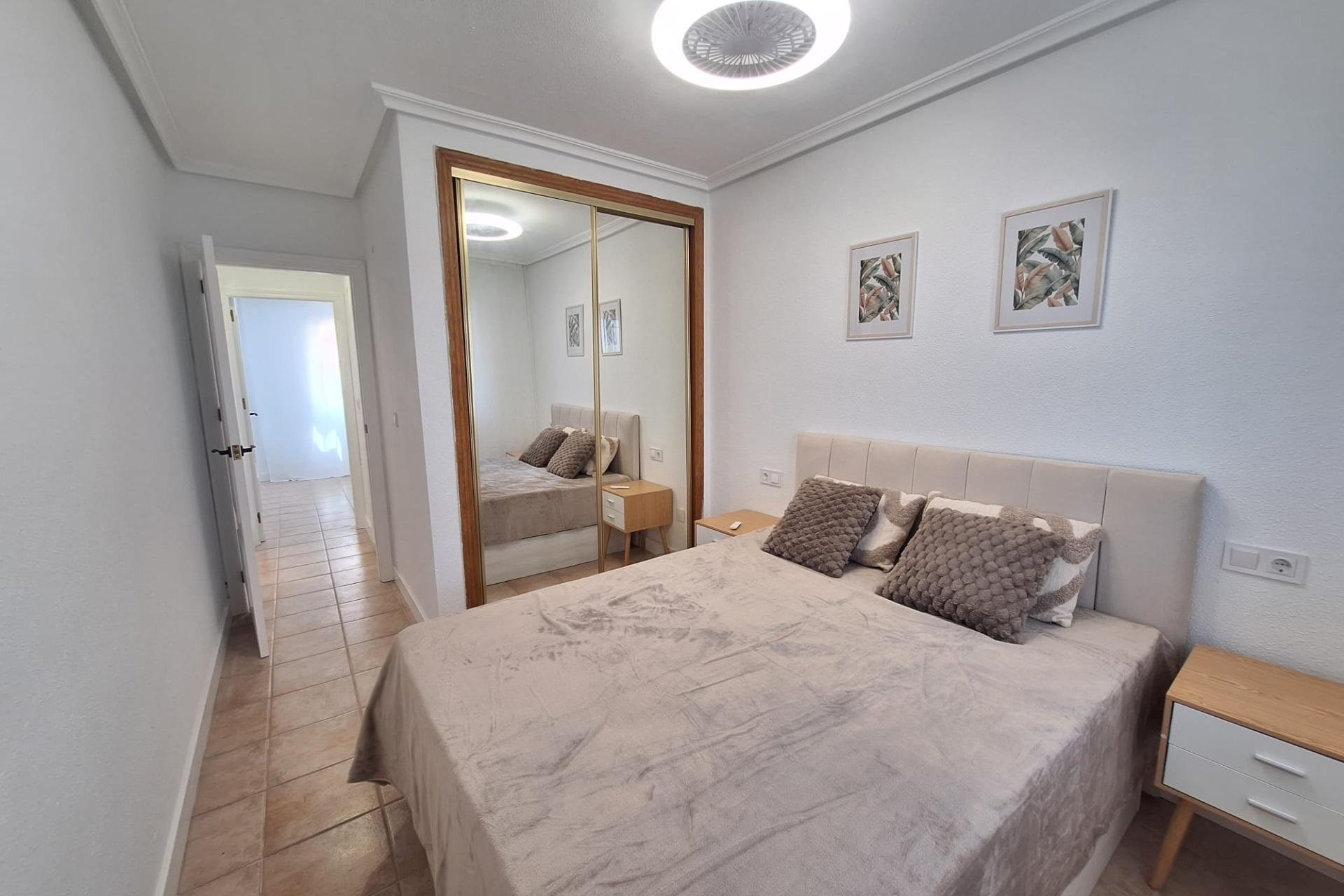 Resale - Bungalow -
Torrevieja - Sector 25