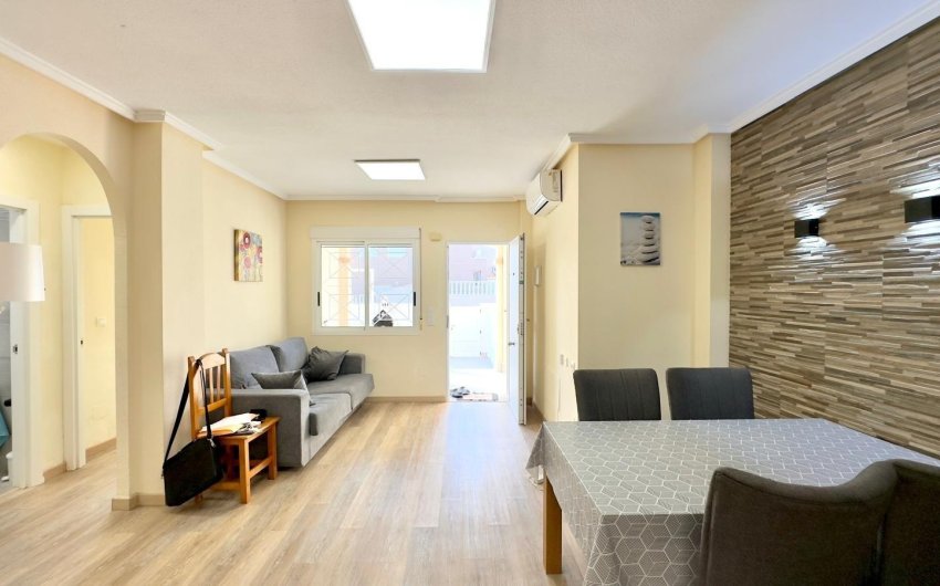 Resale - Bungalow -
Torrevieja - Torreblanca